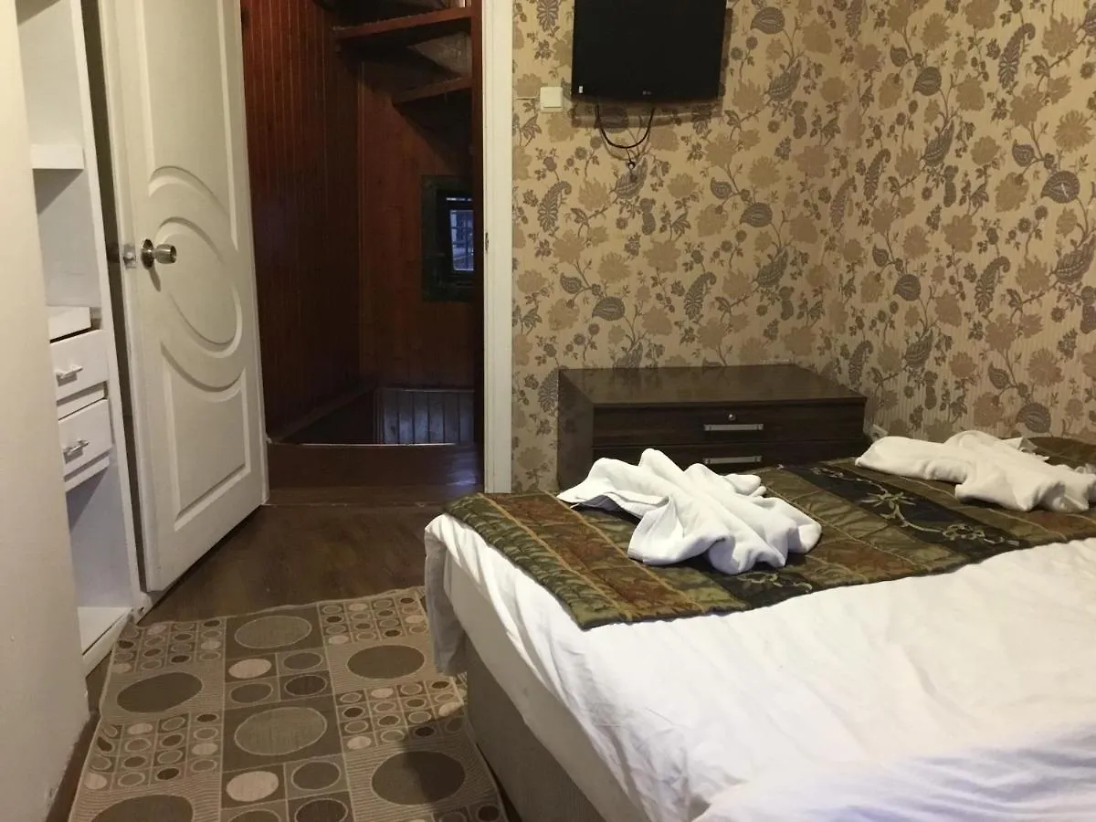 Divan Wooden Guesthouse Istanbul Bed & Breakfast